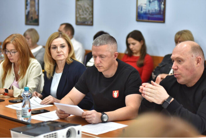 У Луцьку спрямували 25 млн грн на підвищення зарплат працівникам закладів освіти