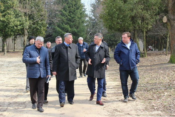 Відбулася нарада щодо прибирання парку імені 900-річчя міста Луцька