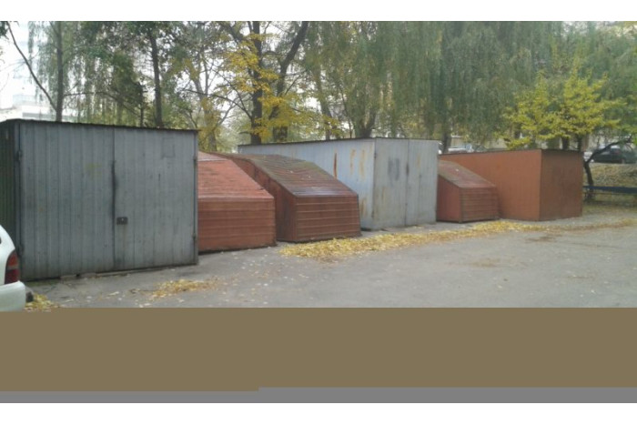 Про демонтаж незаконно встановлених металевих конструкцій (гаражів)