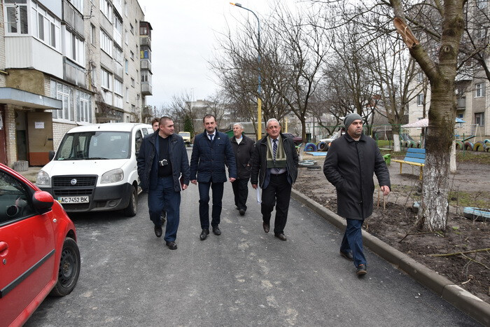 Перший заступник міського голови Тарас Яковлев ознайомився з ходом ремонту на прибудинкових територіях