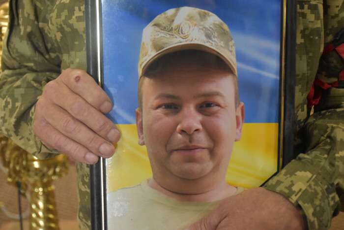 У селі Полонка попрощалась із загиблим Героєм Костянтином Ризванюком