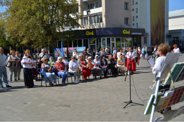 Франкове слово на Театральному майдані: у Луцьку відбулася мистецько-благодійна акція