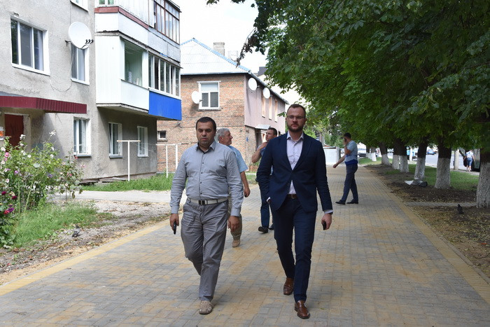 Керівники міста інспектували якість виконаних ремонтів вулиць та прибудинкових територій