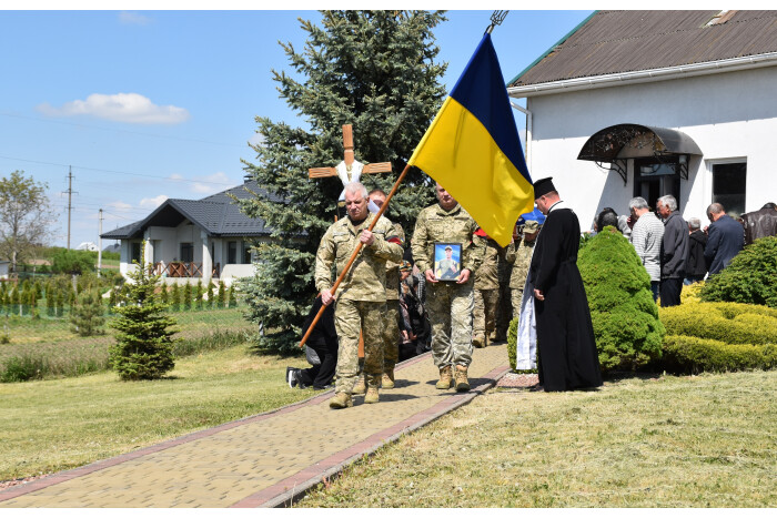 Провели в останню дорогу захисника України Миколу Лясковського 