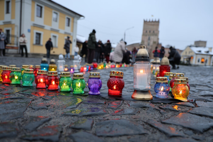 Громадськість вшанувала пам’ять жертв голодоморів в Україні