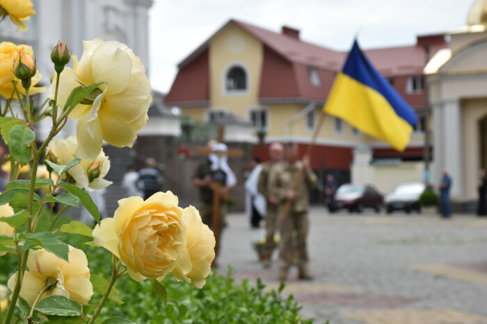 Луцька громада попрощалася із захисником України Миколою Кінахом 