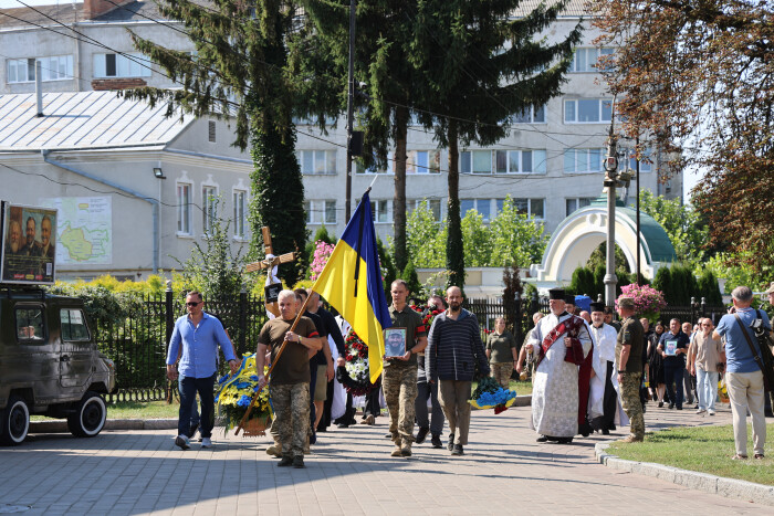 У Луцькій громаді попрощалися із захисником України Сергієм Черленюком  