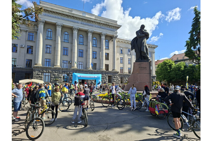 Майже тисяча велосипедистів одночасно проїхалися луцькими вулицями 