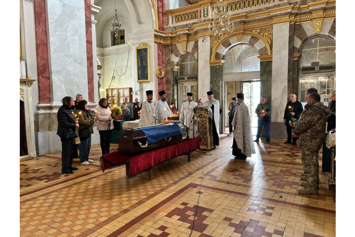 Загинув на Донбасі. У Луцьку в останню дорогу провели Героя Андрія Васюру