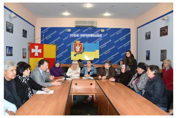 Родини загиблих лучан в АТО висловили свою позицію щодо розширення фотостенду на Театральному майдані