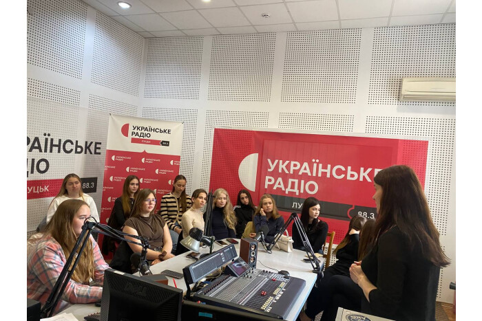 Світ за лаштунками ефіру: учасники проєкту &laquo;Бізнес-школа &laquo;Бути першим!&raquo; завітали на радіостудію &laquo;Українське радіо Луцьк&raquo;