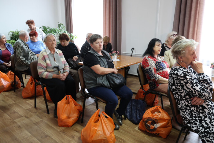 Учасники бойових дій, ветерани та сім’ї захисників України отримали продуктові набори від Луцької міської ради