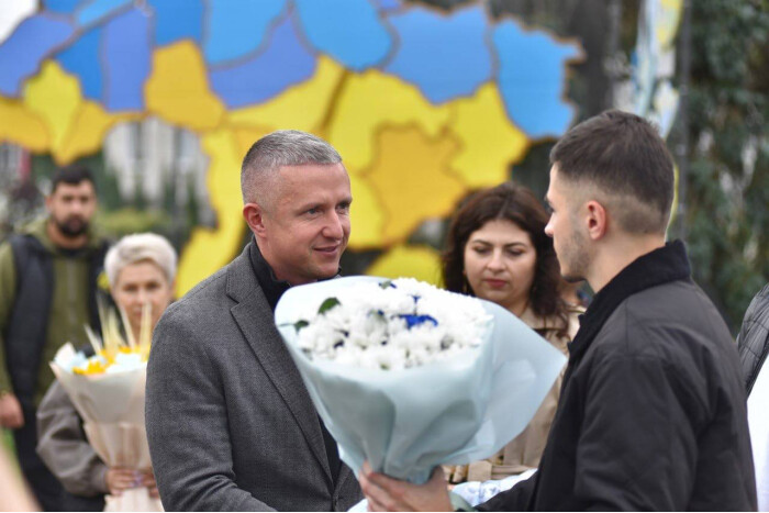 У Луцьку зустріли 27-річного захисника Павла Літвіна після понад 4 років російського полону