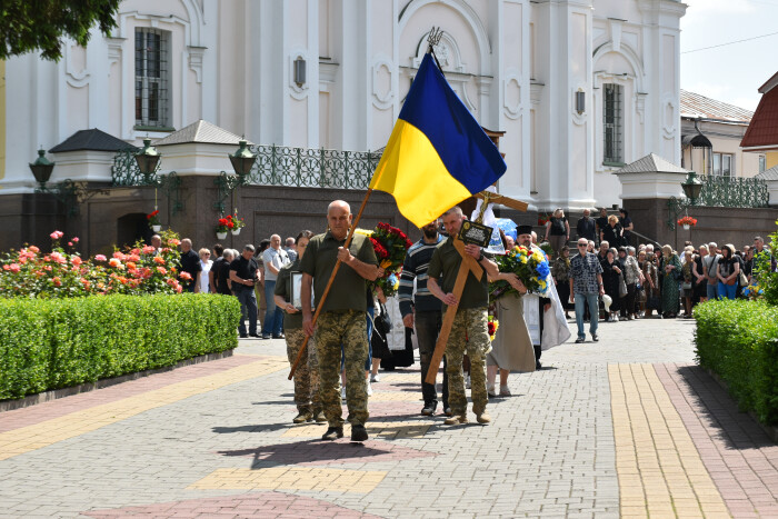 У Луцькій громаді попрощалися із захисником України Олександром Лижнюком  