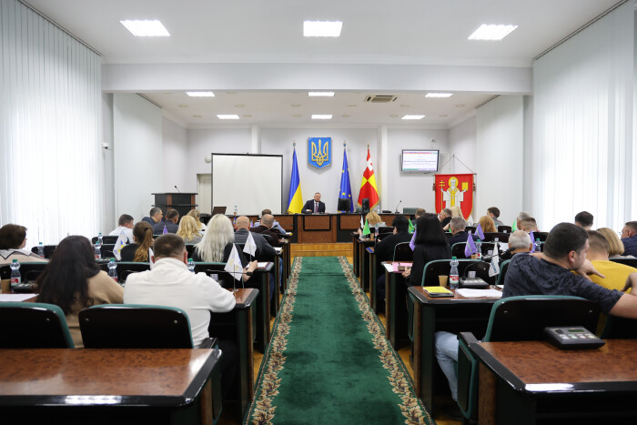 Депутати звернулися до Кабміну щодо зміни тарифної сітки для належної оплати праці вчителів та вихователів 