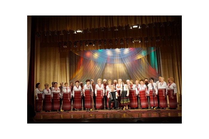 “Прекрасно, коли за плечима копа прожитих літ, а людина продовжує жити з піснею і в пісні»