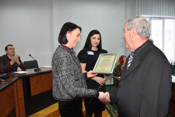 Юлія Вусенко розпочала оперативну нараду із вручення відзнак