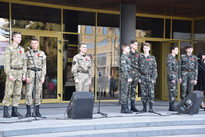 Лучани долучилися до акції «Перша хвилина миру»