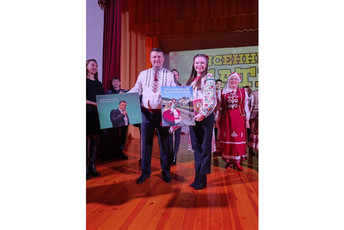 У Будинку культури мікрорайону Вересневе відбувся пісенний батл поколінь «Музика єднає серця»