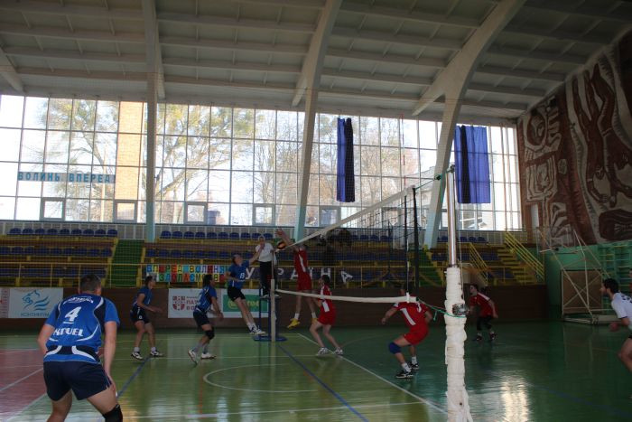 Стартував черговий V- й відкритий Чемпіонат міста Луцька з волейболу серед чоловічих команд