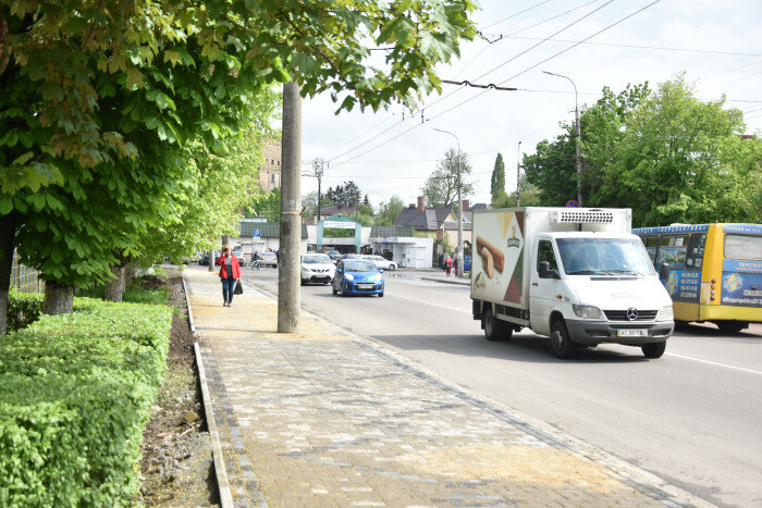 У Луцьку триває ремонт доріг та прибудинкових територій