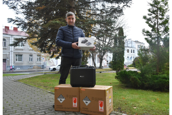 Луцька громада передала для захисників чергову партію обладнання