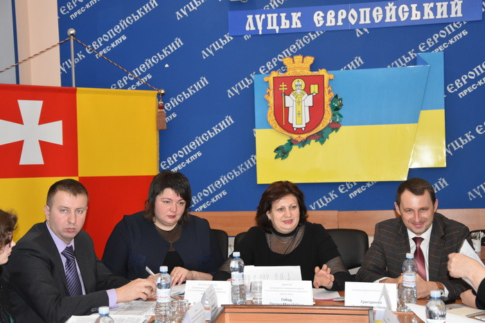Діяльність територіальних центрів соціального обслуговування та центрів соціальних служб для сім'ї, дітей та молоді обговорили на “кущовій нараді”