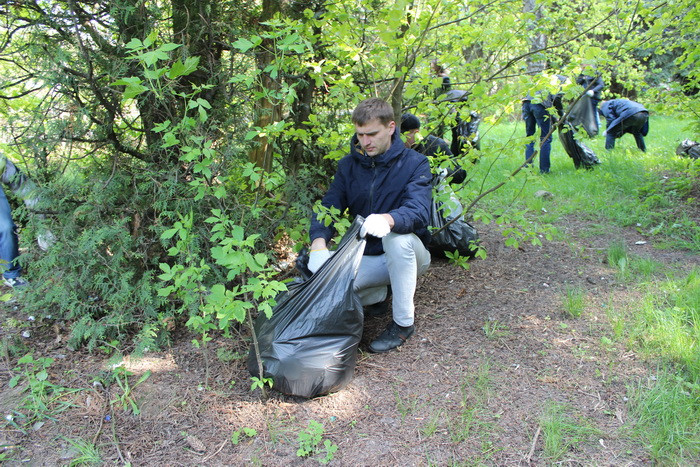 Депутати міської ради взяли участь в екологічній акції “Зробимо Україну чистою разом!”