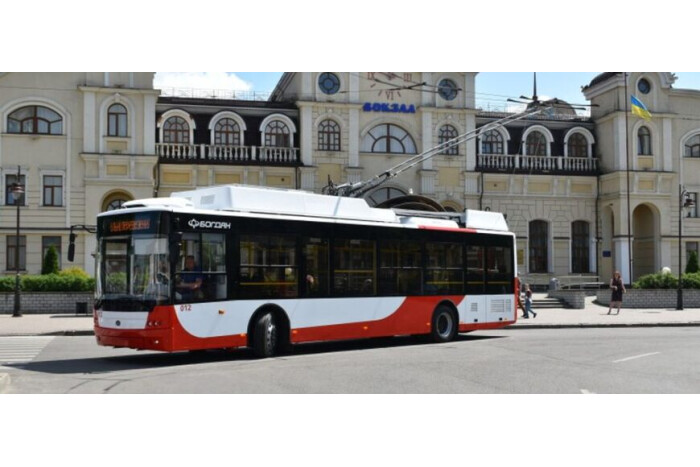 12 та 13 квітня громадський транспорт працюватиме у режимі вихідного дня  