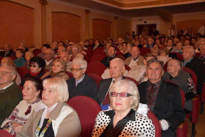 Відбувся святковий концерт для ветеранів та людей похилого віку