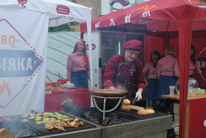 У замку Любарта розпочався третій гастрономічний фестиваль «Lutsk Food Fest»
