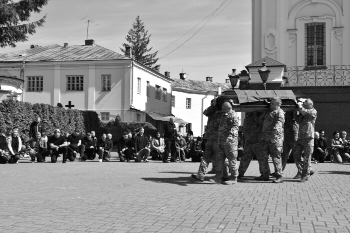 Біль і смуток: у Луцькій громаді  попрощалися з двома захисниками України –  Максимом Мунтяну та Дмитром Івановим 