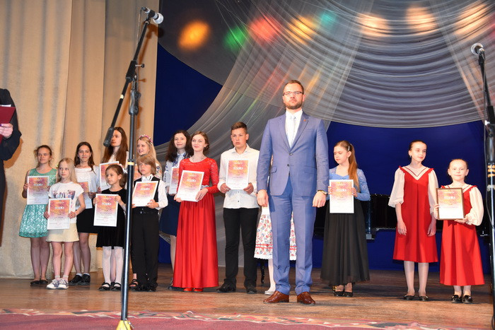 Творчо обдарованих дітей нагородили під час мистецької акції “Овація”