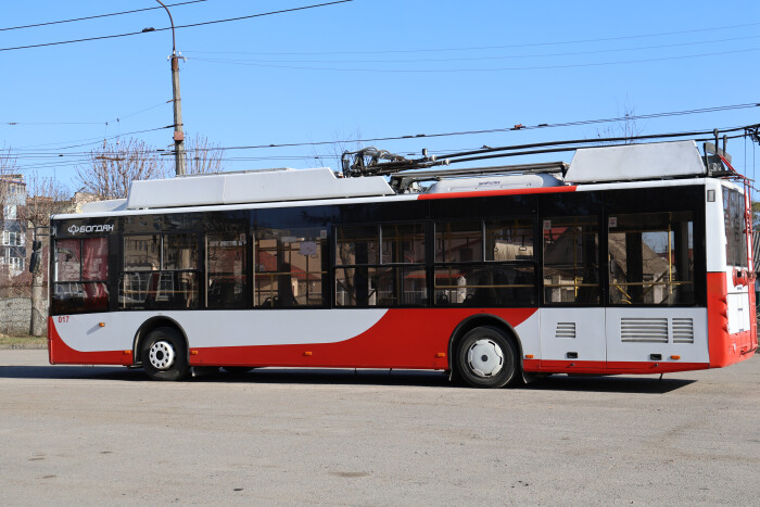 У Луцьку відбувся круглий стіл щодо підвищення вартості проїзду в міських тролейбусах 