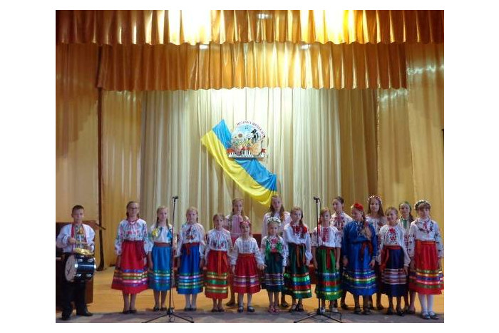 У Луцьку відбувся святковий концерт "За честь! За славу! За народ!"