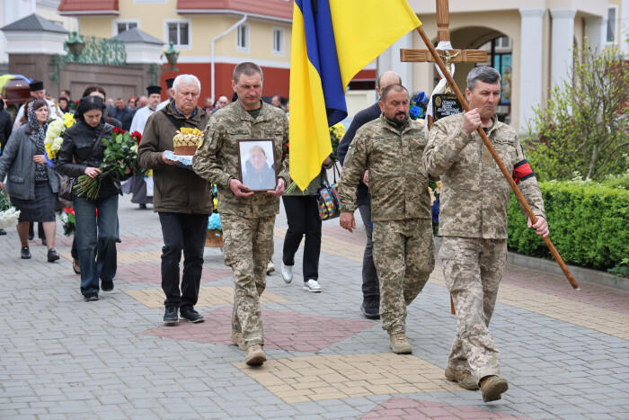 Вічна пам’ять Герою! У Луцькій громаді попрощалися з Тарасом Корніюком 