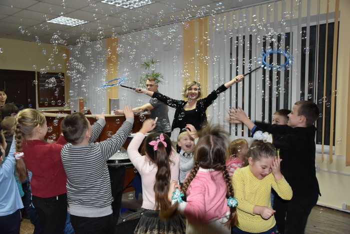  Для дорослих — тренінги, для дітей - забави