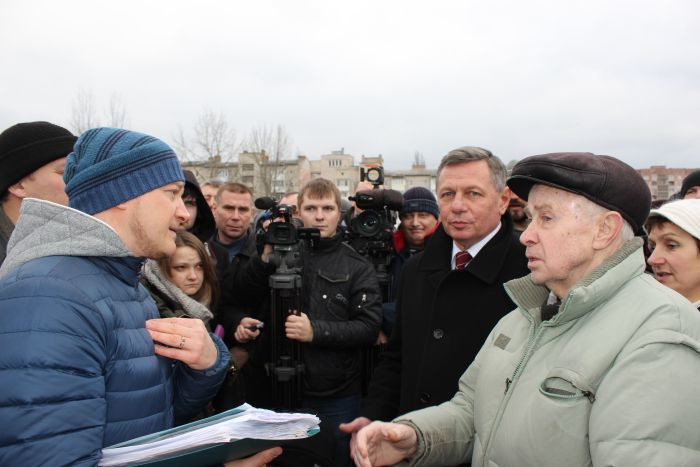 Микола Романюк зустрівся з мешканцями 40-го кварталу, аби обговорити проект детального плану територій вулиць Конякіна-Гордіюк
