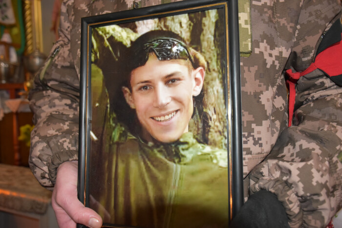 У Дачному поховали загиблого на війні Героя Олександра Філіпчука