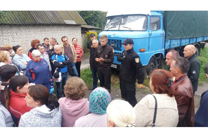 На вулиці Володимирській забиратимуть сміття тричі на тиждень