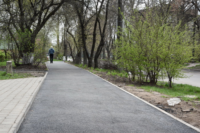 Очільники міста оглянули хід ремонтних робіт прибудинкових територій