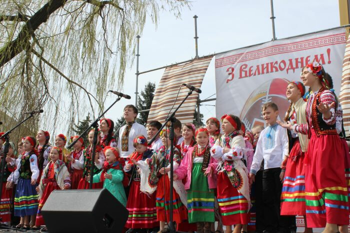 Лучани та гості міста святкують Великдень