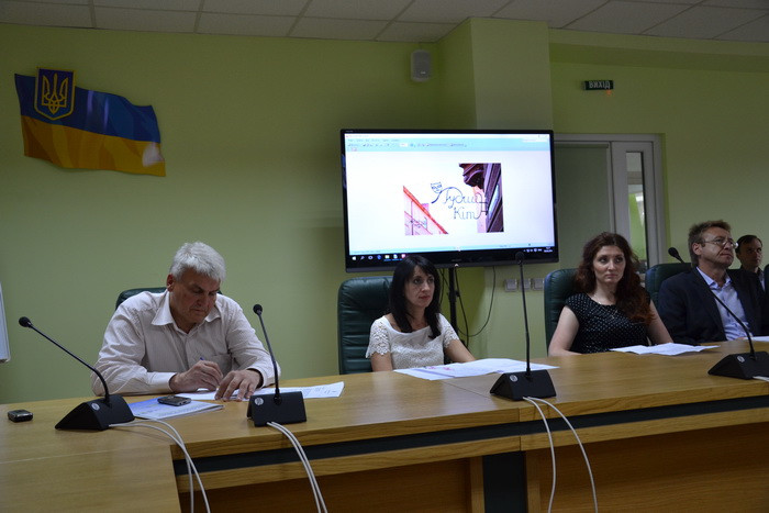 У Луцьку обговорили питання рекламного оформлення торгових закладів міста