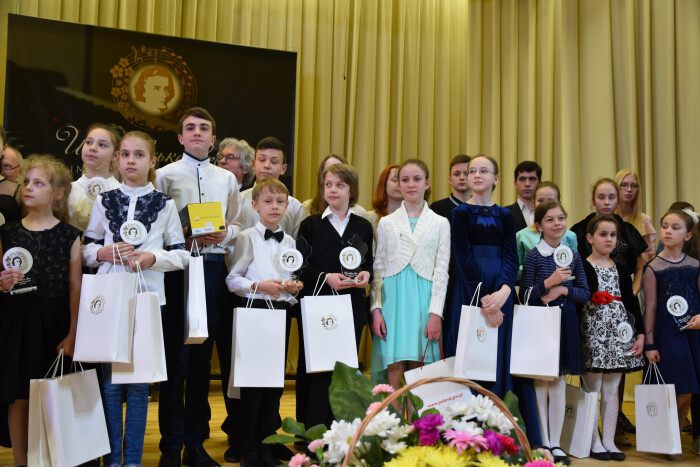 У Луцьку нагородили учасників І Міжнародного конкурсу піаністів “Шопенівська весна” 