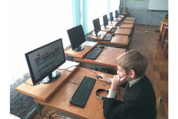 Луцькі школи отримали 95 комп’ютерів