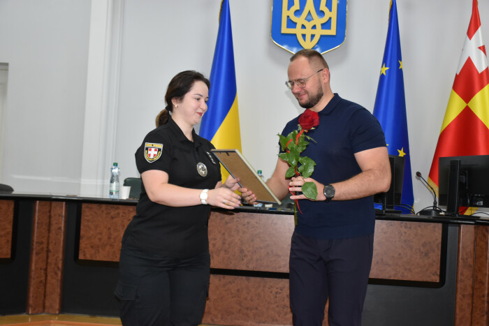 	Міський голова Ігор Поліщук вручив подяки працівникам служб, які ліквідовували наслідки російського обстрілу 6 червня 