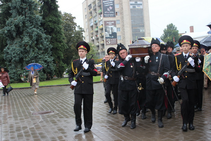 Лучани попрощалися із загиблим бійцем батальйону територіальної оборони «Айдар» Сергієм Климчуком