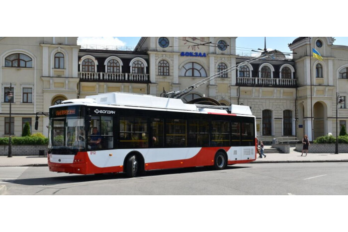 У Провідну неділю буде залучено додатковий транспорт для доїзду на кладовища