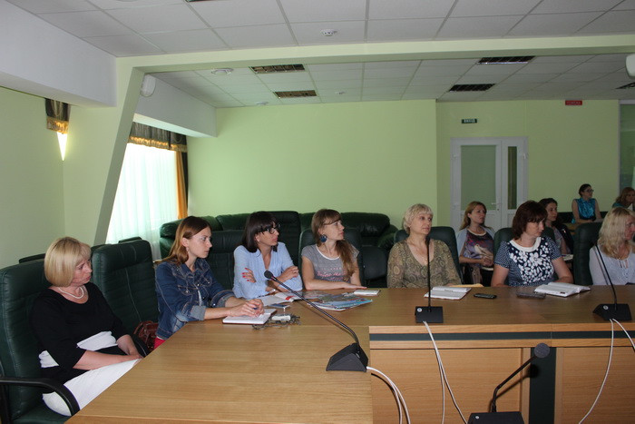 Працівники структурних підрозділів міської ради поділилися зі своїми колегами результатами поїздки у Польщу