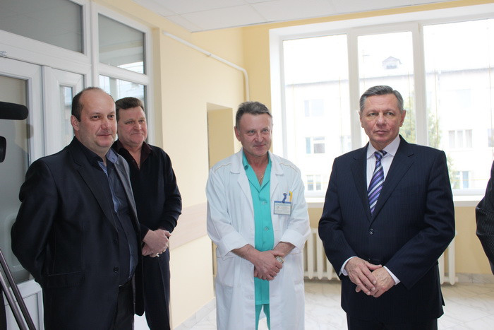 Міський голова Микола Романюк оглянув відремонтоване приміщення жіночої консультації